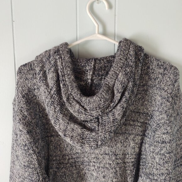 Old Navy Hooded Long-Sleeve Sweater - Picture 4 of 8